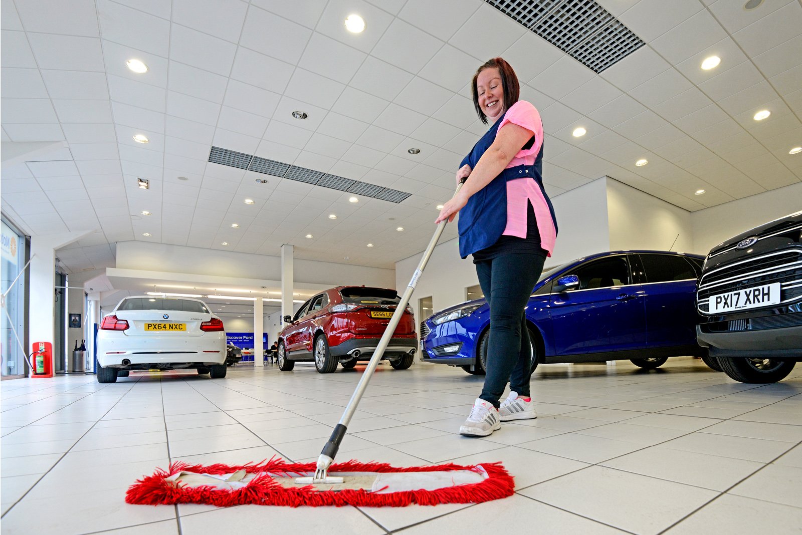autodealership-cleaning